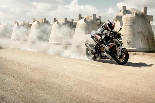 BMW S1000R 2021 được trang bị hàng loạt những tính năng cải tiến mới