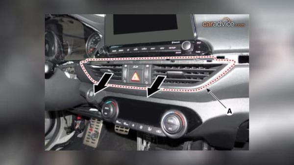 Kia Cerato mới rò rỉ hình ảnh khoang nội thất, sẽ có bảng hiệu suất cao GT