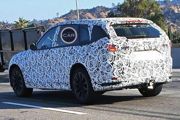 Hình ảnh chạy thử của Mazda CX-90 được tiết lộ