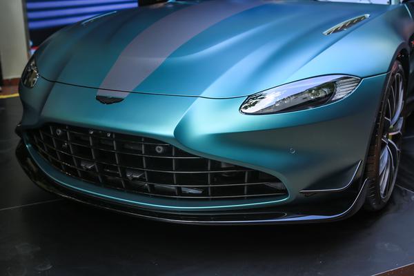 Ngắm Aston Martin Vantage F1 Edition đầu tiên xuất hiện tại Việt Nam