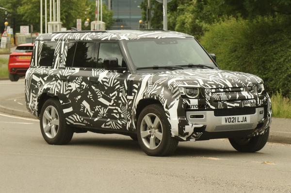 Land Rover Defender 130 mới 8 chỗ ngồi sẽ sớm ra mắt vào năm 2022