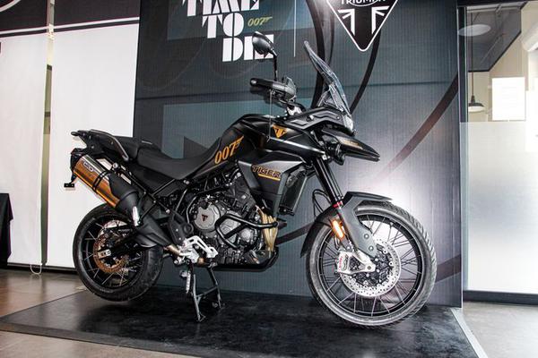 Triumph Tiger 900 phiên bản điệp viên 007 ra mắt tại Việt Nam