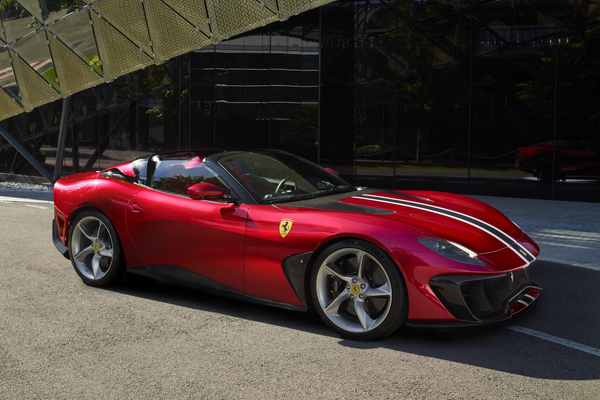 Ngắm siêu xe Ferrari SP51 độc nhất thế giới với màu sơn độc