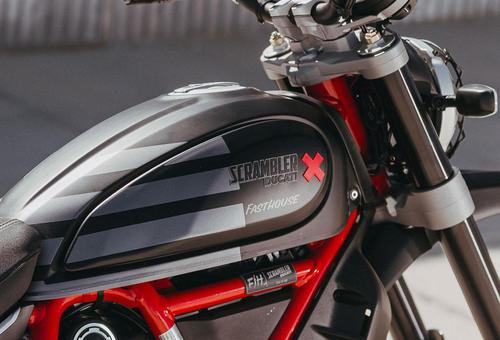Ảnh Ducati Scrambler Desert Sled với tên gọi Fasthouse