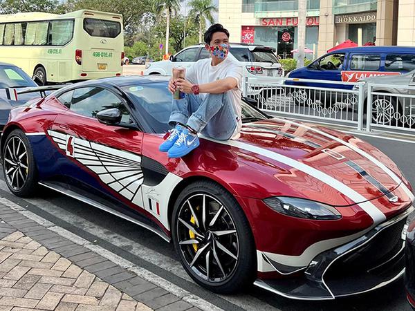 Siêu xe Aston Martin V8 Vantage "chạy lướt" của Minh Nhựa rao bán