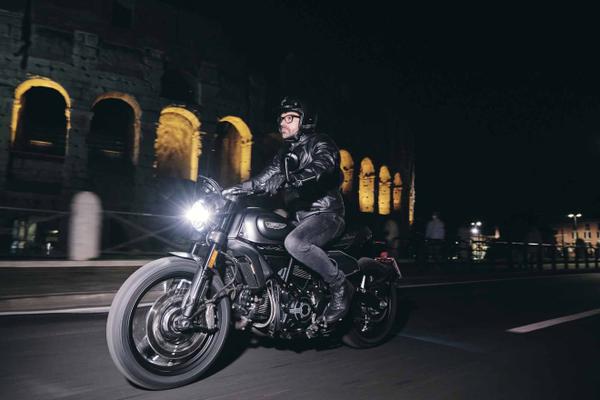 Chưa ra mắt được bao lâu mẫu xe Ducati Scrambler 800 Nightshift đã có lệnh triệu hồi