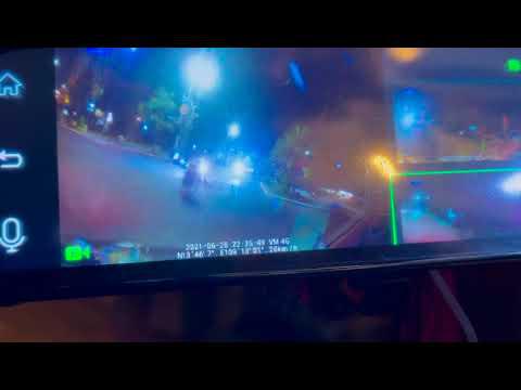 Thanh niên lái Suzuki GSX-R150 va chạm xe máy rồi tông thẳng vào xe cấp cứu tại Bình Định