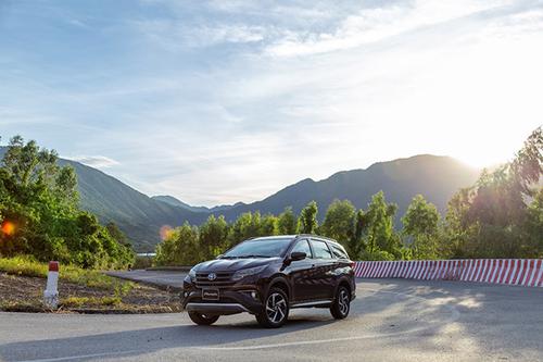 Toyota Rush tiếp tục tung ưu đãi cực lớn