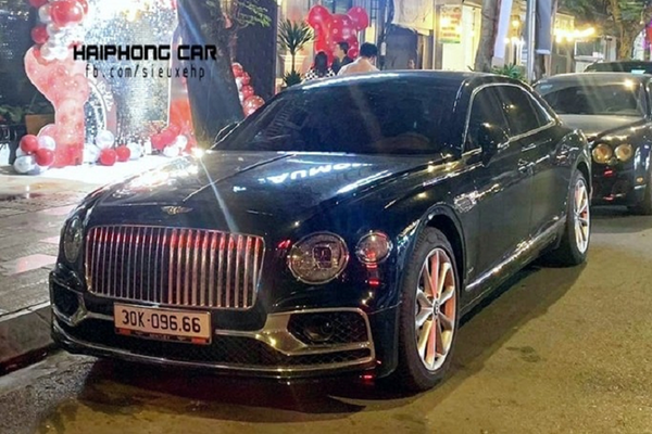 Ngắm dàn Rolls-Royce và Bentley trăm tỷ đi rước dâu tại Hải Phòng