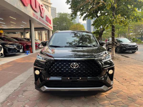 Toyota Veloz Cross "chạy lướt" rao bán với giá 745 triệu đồng