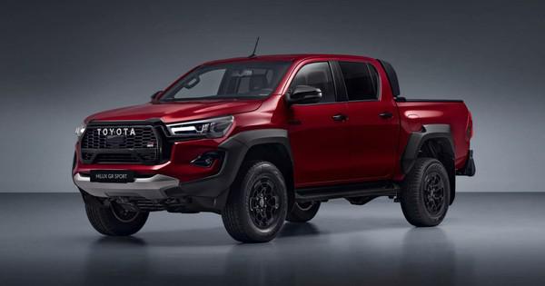 Cận cảnh Toyota Hilux GR Sport II 2024 vừa ra mắt: Nâng cấp phuộc, phanh, dễ cạnh tranh Ranger Raptor