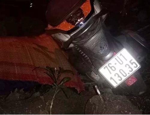 Phát hiện thi thể người đàn ông nằm cạnh xe máy, bước đầu nghi ngờ tự gây tai nạn