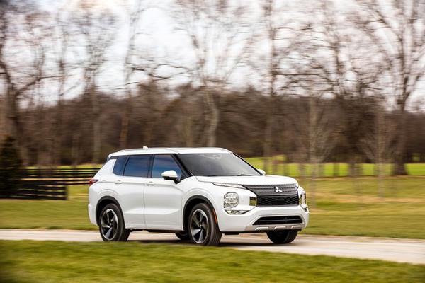 Gần 2.900 chiếc Mitsubishi Outlander thế hệ mới bị triệu hồi do vấn đề ở dây an toàn