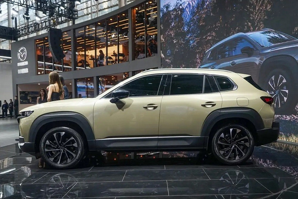 Mazda CX-50 cháy hàng tại Trung Quốc với 10.000 đơn hàng