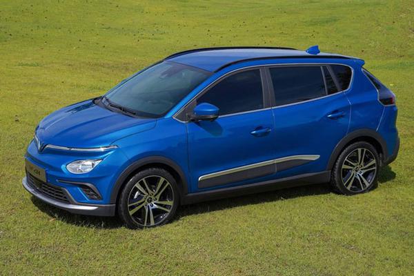 Ảnh thực tế ô tô điện VinFast VF e34 vừa ra mắt với giá 690 triệu đồng