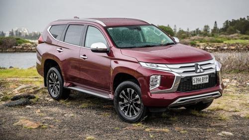 Mitsubishi Pajero Sport chỉ còn 3 biến thể cho năm 2021, xuất hiện một số tính năng mới