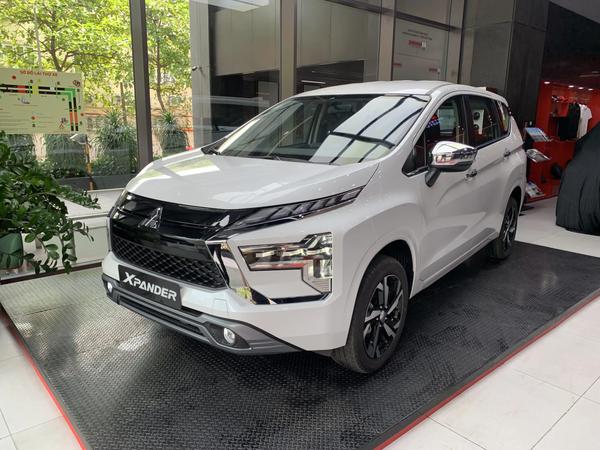 Top xe MPV 7 chỗ giá rẻ và hạng sang đáng mua nhất  2024