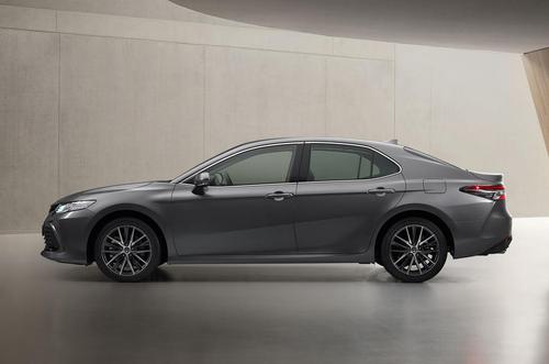 Toyota Camry 2021 với những tinh chỉnh về kiểu dáng và nội thất