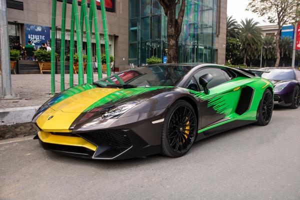 Ngắm Lamborghini Aventador SV mui cứng thứ 2 về Việt Nam