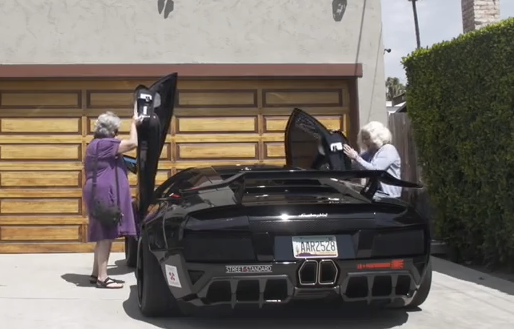 Khi các cụ già vẫn còn mê xe