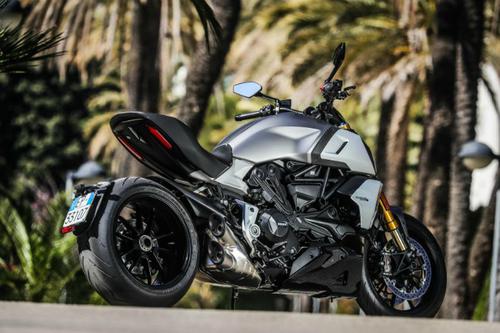 Ducati 1260 Diavel Lamborghini sẽ sớm được tung ra thị trường