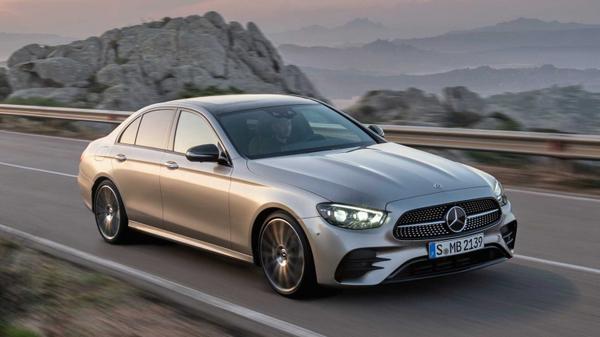 Mercedes-Benz E-Class bị triệu hồi do lỗi cảm biến sau