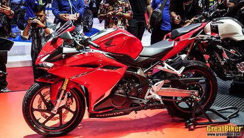 Honda CBR150R phiên bản mới sẽ được trang bị chi tiết phuộc USD
