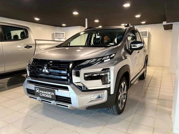 Mitsubishi Xpander Cross 2023 nhận cọc tại đại lý: Ra mắt cuối tháng này
