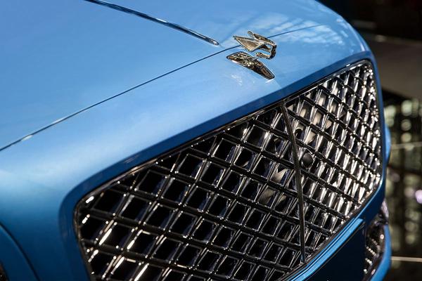 Bentley Flying Spur Mulliner ra mắt, sang trọng từ trong ra ngoài