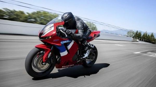 Honda CBR600RR mang thiết kế thừa hưởng từ mẫu xe CBR1000RR-R
