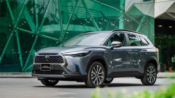 Toyota Corolla Cross giảm giá về mức thấp nhất 700 triệu đồng