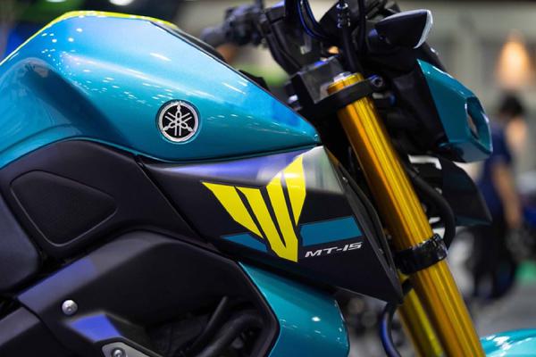 Cận cảnh Yamaha MT-15 Teal Blue phiên bản giới hạn
