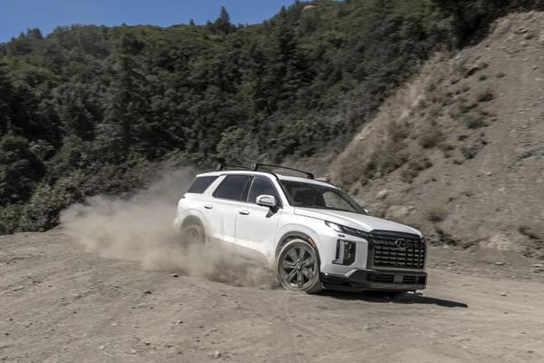 Hyundai Palisade 2023 công bố giá bán, cấu hình XRT mới trình diện