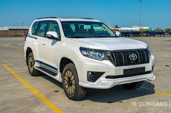 Toyota Land Cruiser Prado 2021 bản Trung Đông được tư nhân chào bán với giá khoảng 4 tỷ đồng