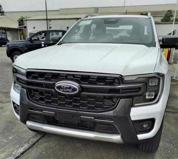Ford Ranger 2022 tiếp tục lộ diện tại Hưng Yên, ngày ra mắt cận kề