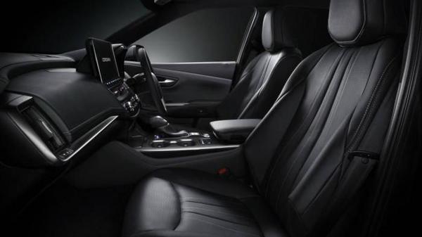 Toyota Crown 2021 bổ sung 2 phiên bản mới, "sang xịn" từ trong ra ngoài