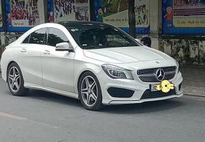 Tài xế điều khiển xe Mercedes gọi đánh hội đồng Taxi công nghệ