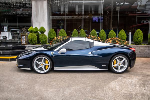 Chiêm ngưỡng Ferrari 458 Spider với màu ngoại thất độc đáo tại TP.HCM