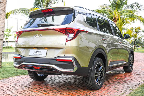 Cận cảnh Kia Carens phiên bản đắt nhất, dùng động cơ diesel có giá 859 triệu đồng
