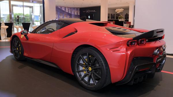 Ferrari SF90 Stradale mạnh nhất thương hiệu chính thức ra mắt thị trường Việt Nam