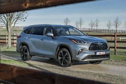Toyota Highlander 2021 chính thức ra mắt tại Châu Âu với giá 1,5 tỷ đồng