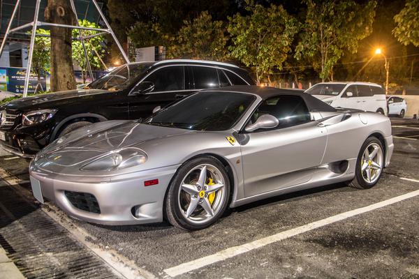 Chiêm ngưỡng Ferrari 360 Spider với tuổi thọ gần 20 năm tại TP.HCM