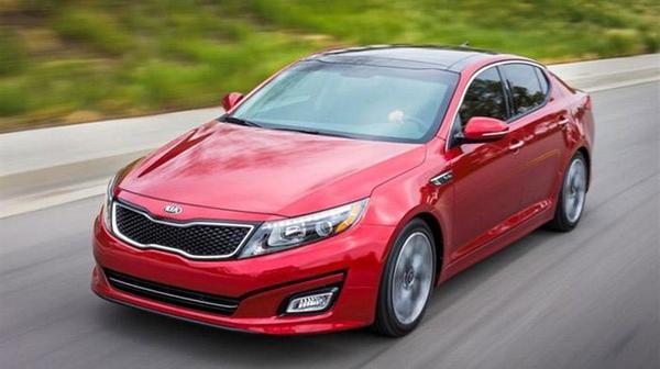 Hơn 250.000 chiếc Kia Optima Sedan bị thu hồi vì sự cố bung tấm trần xe