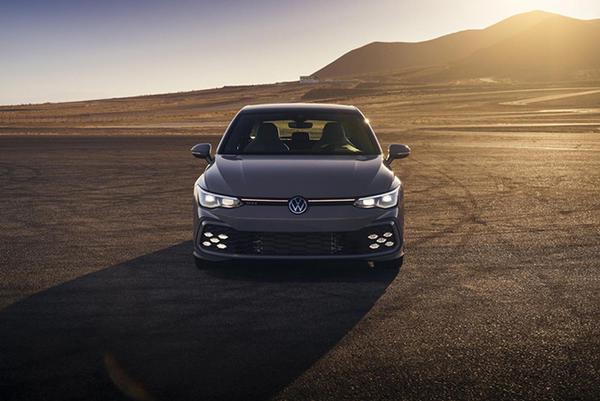Volkswagen Golf GTI 2022 chính thức ra mắt với 3 phiên bản tùy chọn