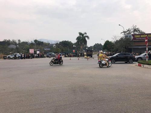 Thanh niên điều khiển xe máy với tốc độ cao, tông thẳng vào xe ben tại ngã tư, tử vong tại chỗ