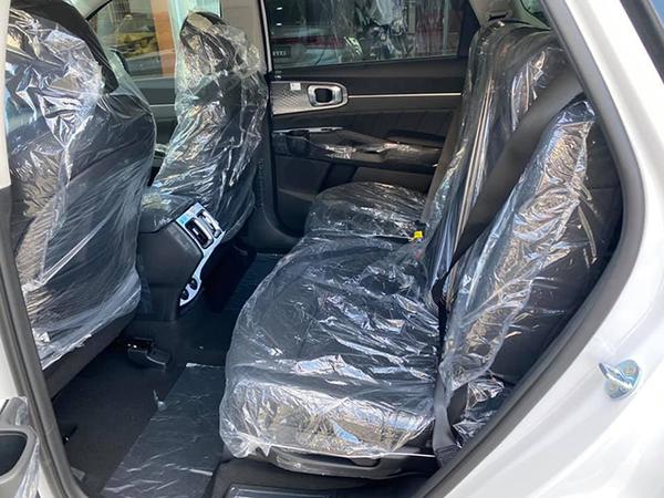 Kia Sorento 2021 có thêm màu sắc nội thất mới