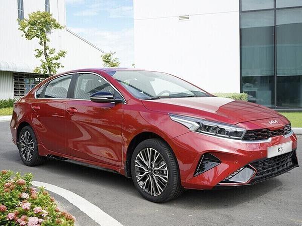KIA K3 giảm giá cạnh tranh trực tiếp với Mazda 3, Toyota Corolla Altis.