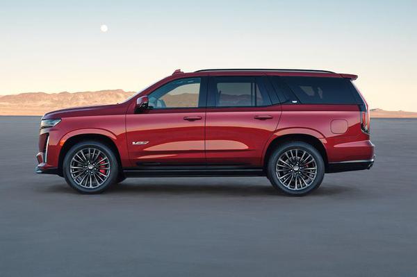 SUV cỡ lớn Cadillac Escalade V 2023 ra mắt, vừa sang trọng vừa mạnh mẽ