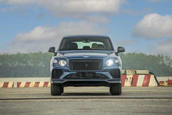 Bentley Bentayga S 2022 đầu tiên cập bến tại Việt Nam với giá 18,9 tỷ đồng