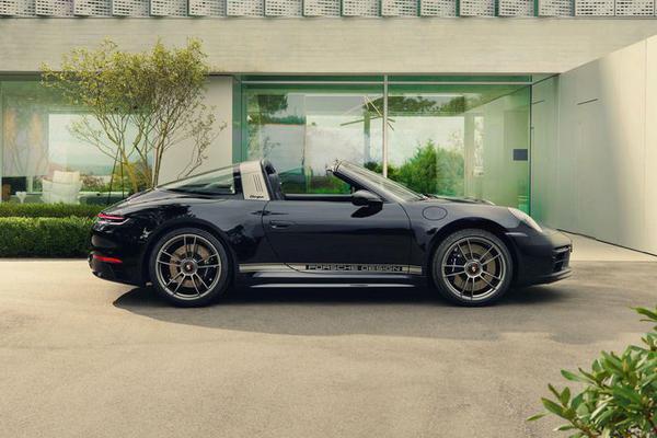 Porsche 911 bổ sung phiên bản kỷ niệm với số lượng giới hạn